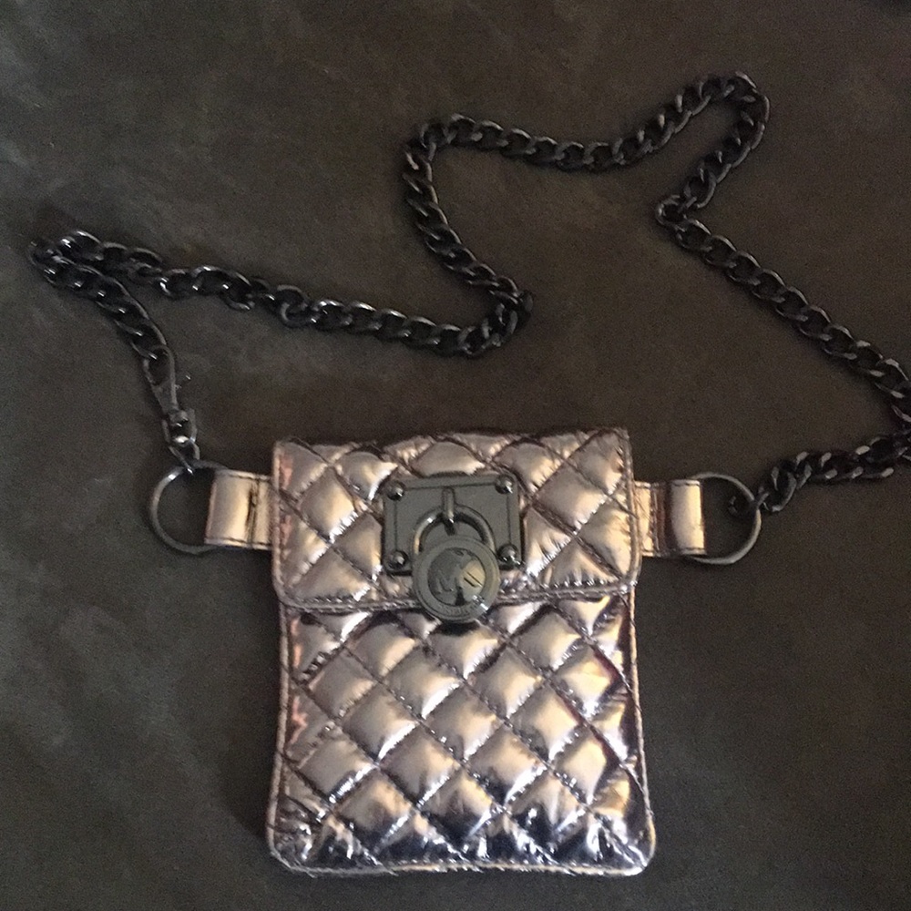 Small Michael Kors change/phone purse